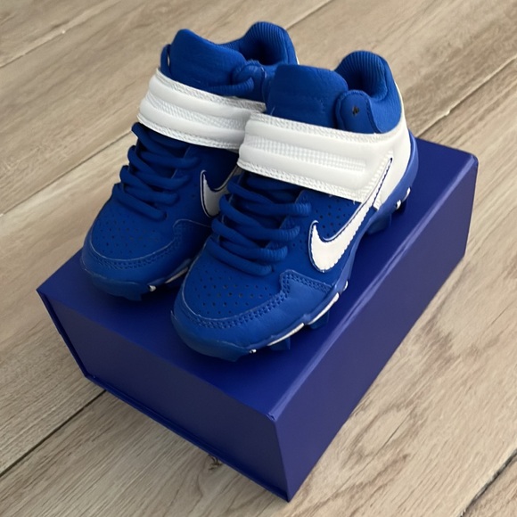 Nike Huarache Baseball Cleats - Picture 2 of 8